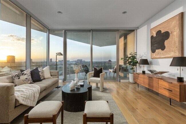 Photo - 3130 N Harwood St Apartment