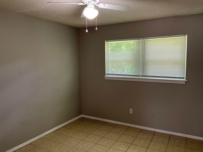Foto del edificio - 4455 MACON Rd