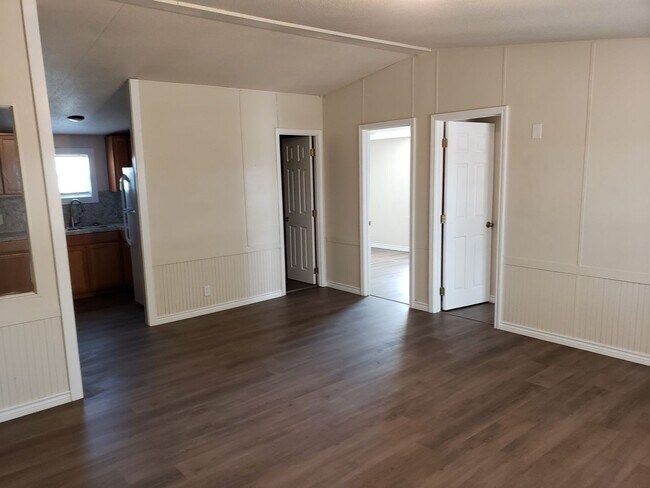 Building Photo - 634B S Roosevelt Road Q 1/2