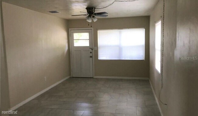 Building Photo - 812 Golden Rule Ct S