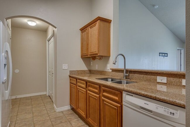 Building Photo - 5009 Makenna Cir