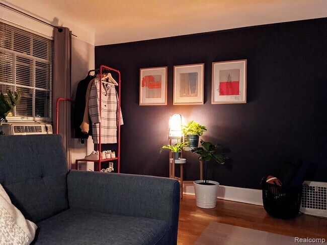 Foto del edificio - 648 E Lincoln St
