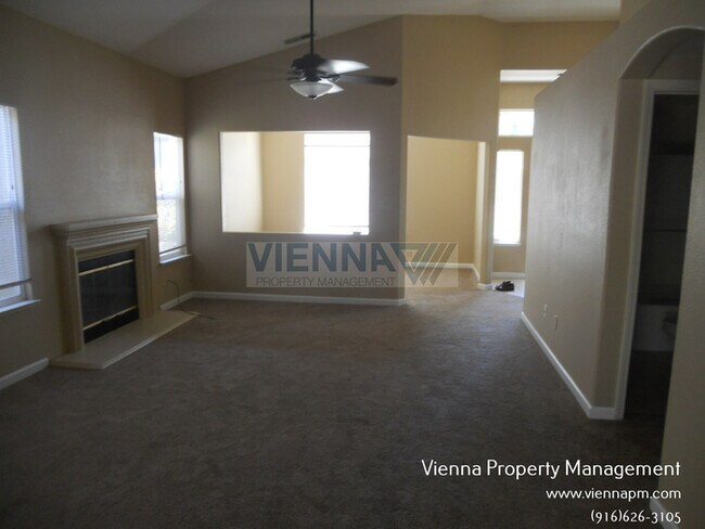 Building Photo - 5468 Havenhurst Cir