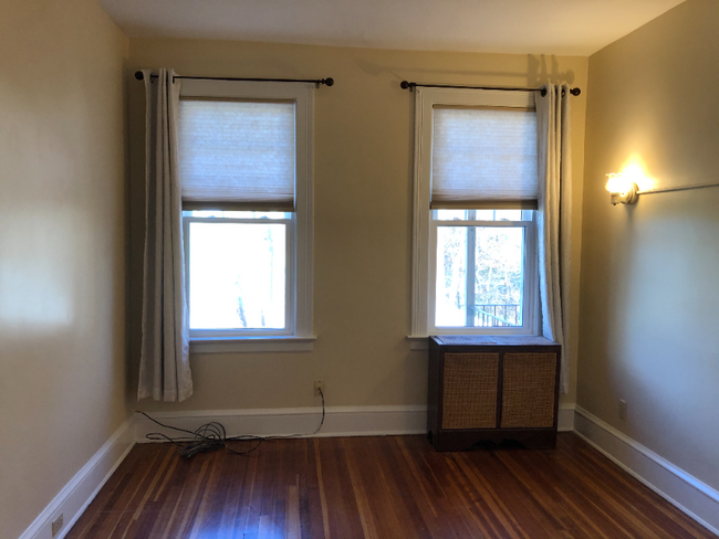 Building Photo - 108 Maplewood Ave