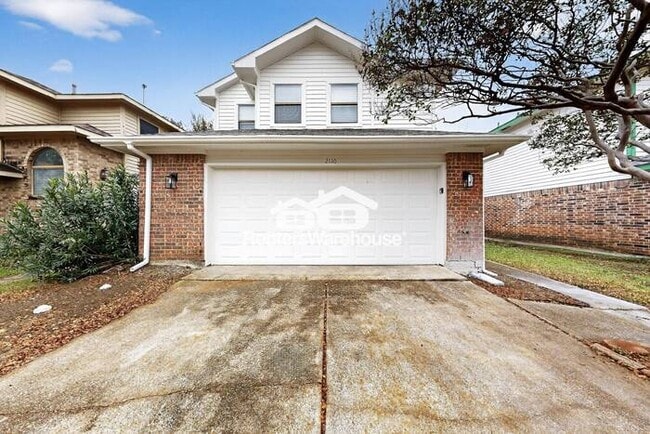 Building Photo - Completely Refreshed Carrollton Home