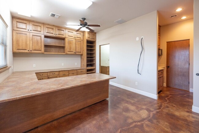 Building Photo - 3942 S Ave 4 1/2 E