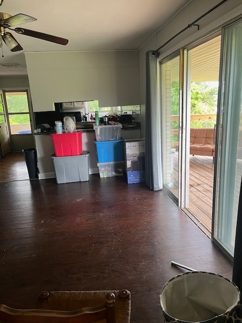 Building Photo - 303 Village Dr