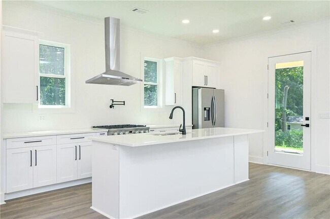 Foto del edificio - 3604 Pineview Cir NW