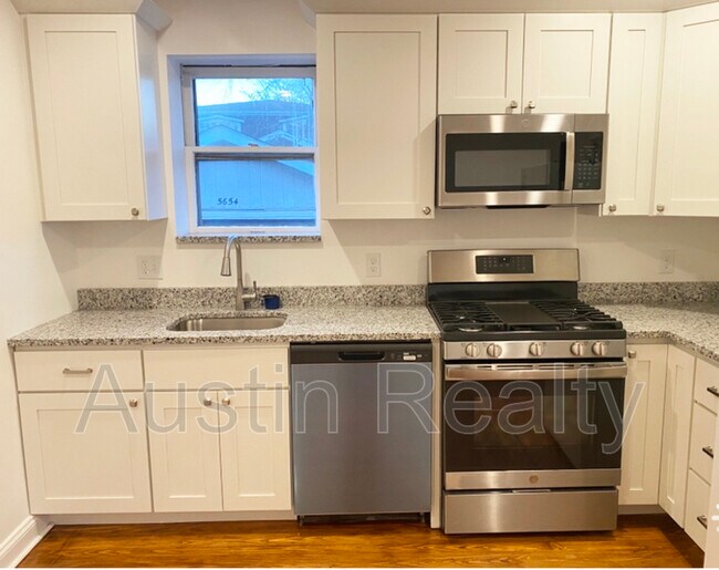 Foto del edificio - 4021 Dover Pl