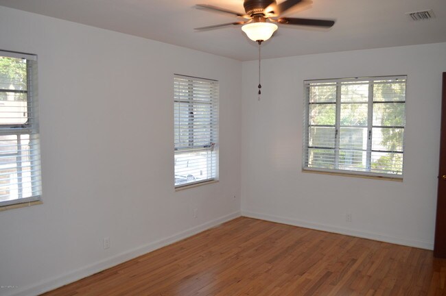 Building Photo - 1205 Dorel St