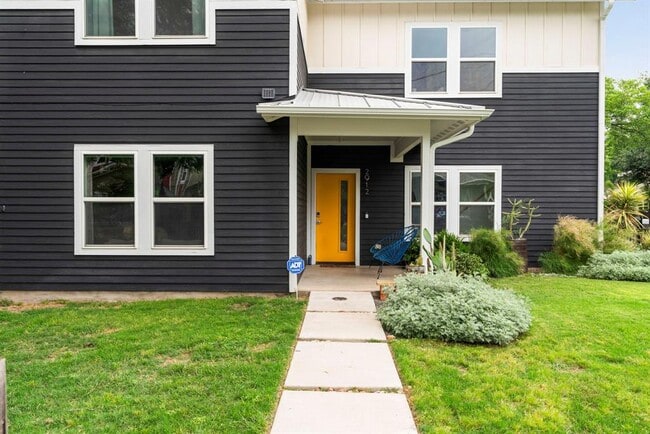 Building Photo - 2912 Govalle Ave