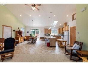 Building Photo - 547 Avocet Ave