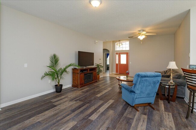 Building Photo - 3BD/2BTH Short Term Rental Home Available ...