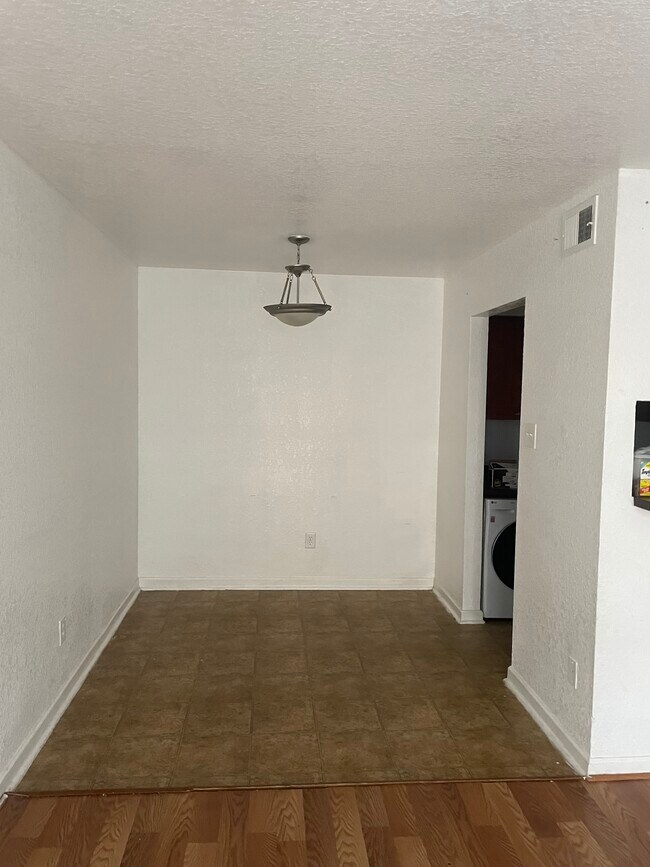 Dining Area - 8100 Creekbend Dr