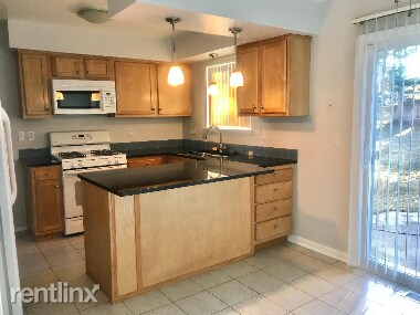 Foto del edificio - 3 br, 1.5 bath House - 2828 Deake Ave