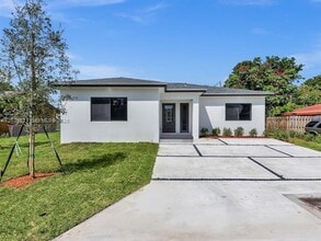Building Photo - 1804 SW 99th Terrace