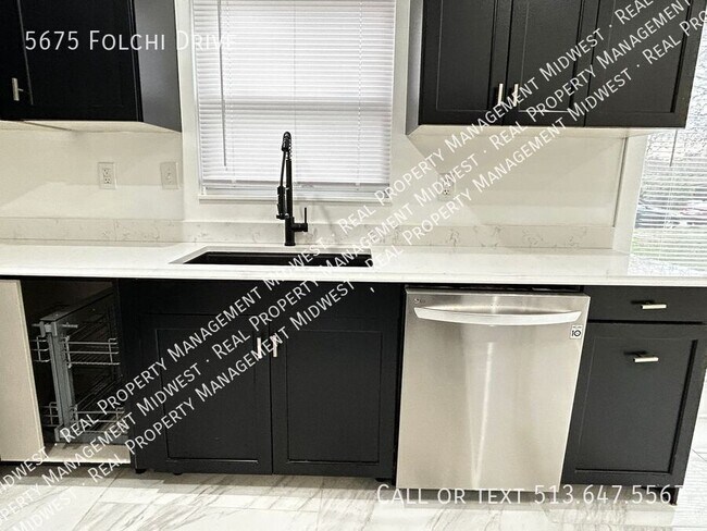 Foto del edificio - 5675 Folchi Dr