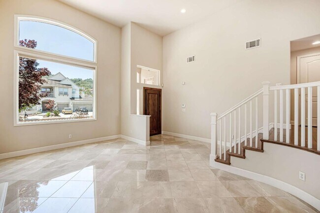 Foto del edificio - 1154 Eagle Cliff Ct
