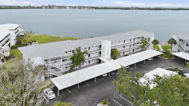 Foto del edificio - 769 John Ringling Blvd