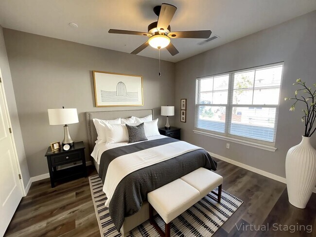 Foto del edificio - 1 Bedroom 1 Bath Walk-In Level Lakeside Apartment ADA Compliant - Offering Flexible Lease Terms &...