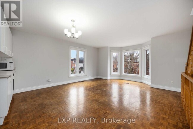 Photo du bâtiment - 211 Dovercourt Rd