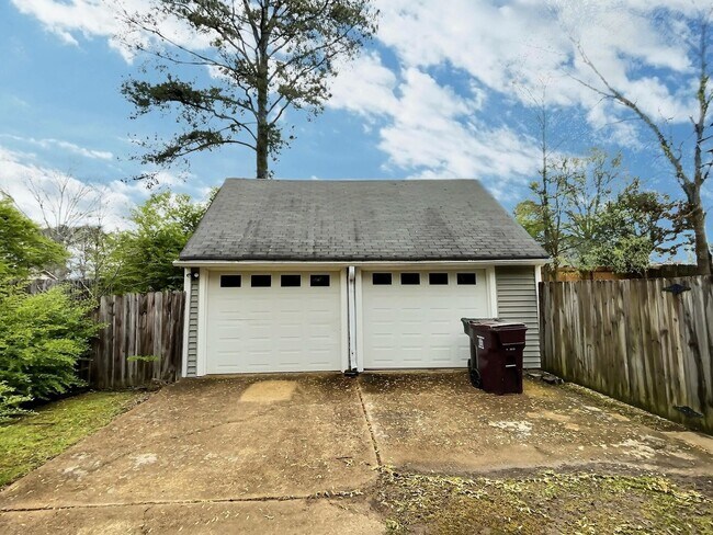 Foto del edificio - 936 Barbara Lynn Dr