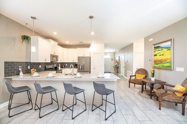 Building Photo - 9030SD  Dazzing 9BR/ Pool/Spa/ Free Waterp...