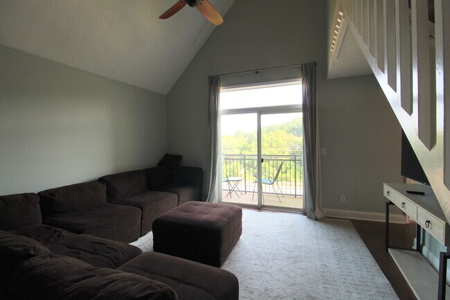 Building Photo - 1330L Hunters Rd