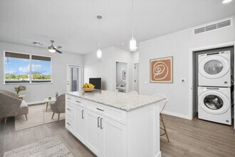 Interior Photo - Ascend at Longbow Highpoint