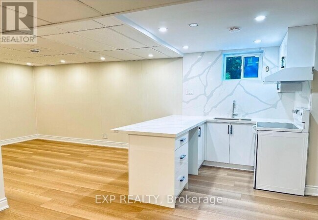 Building Photo - 36 Castor Crescent