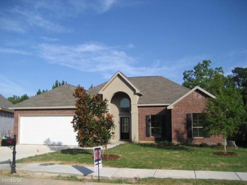 10333 English Manor Dr, Gulfport, MS 39503 House Rental in Gulfport