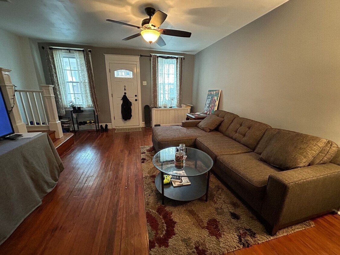 Foto principal - 3 Bedroom Manayunk Home