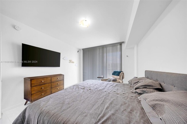 Foto del edificio - 7751 NW 107th Ave