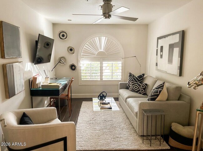 Foto del edificio - 10360 E Sutton Dr