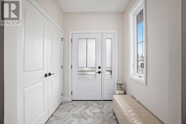 Building Photo - 18 Morrison Dr