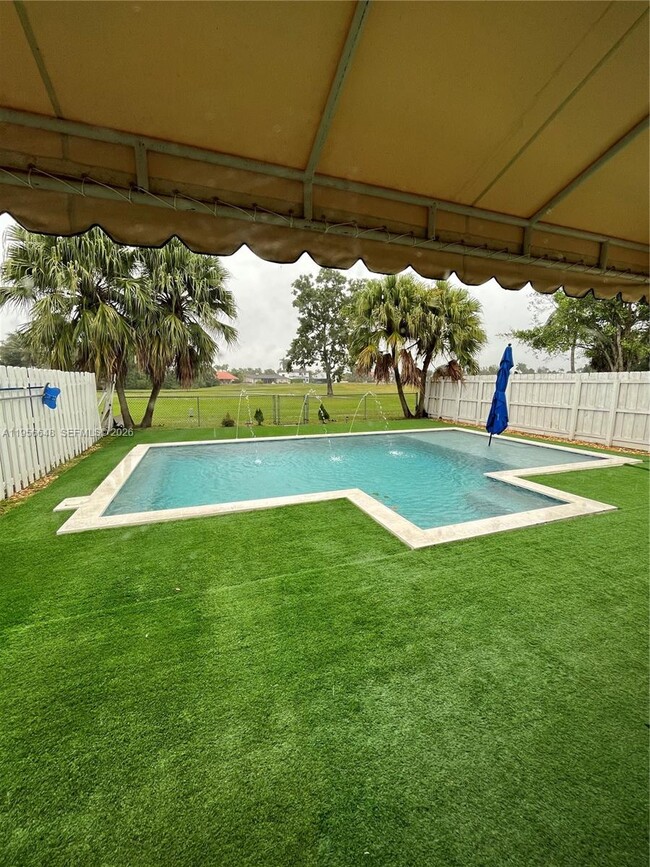 Foto del edificio - 7415 Coldstream Dr