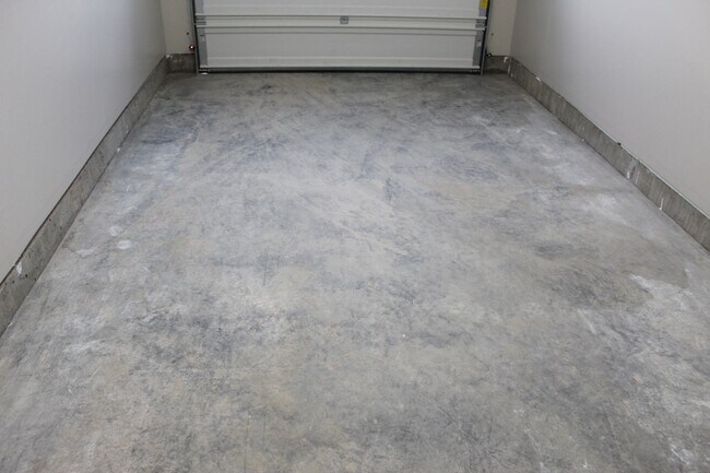 Foto del edificio - Beautiful Newer Townhouse