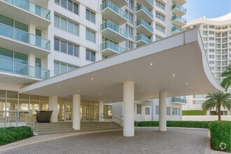 Building Photo - 1000 West Ave