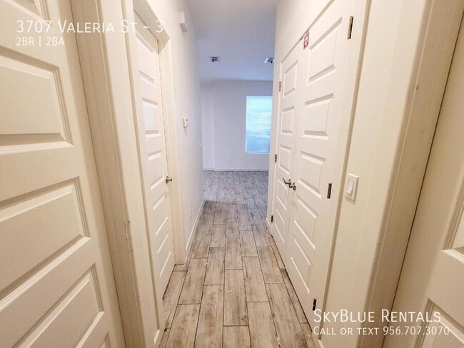 Building Photo - 3707 Valeria St