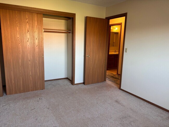 Foto del edificio - 1505 Shannon Dr NE