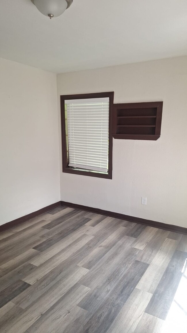 Foto del edificio - 2505 Paden St