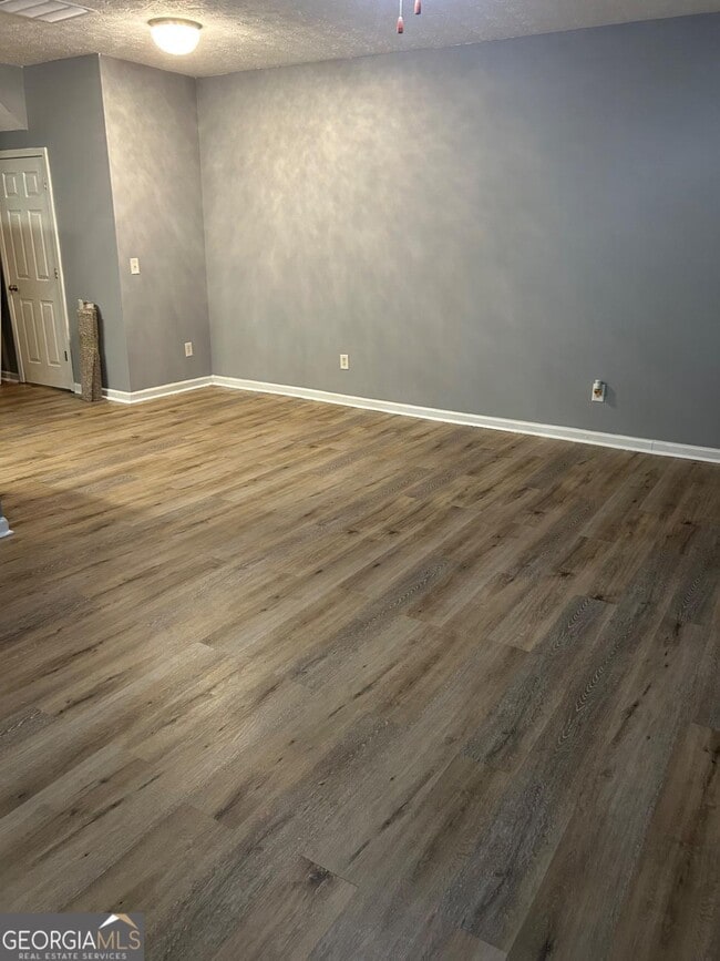 Building Photo - 4201 High Park Ln