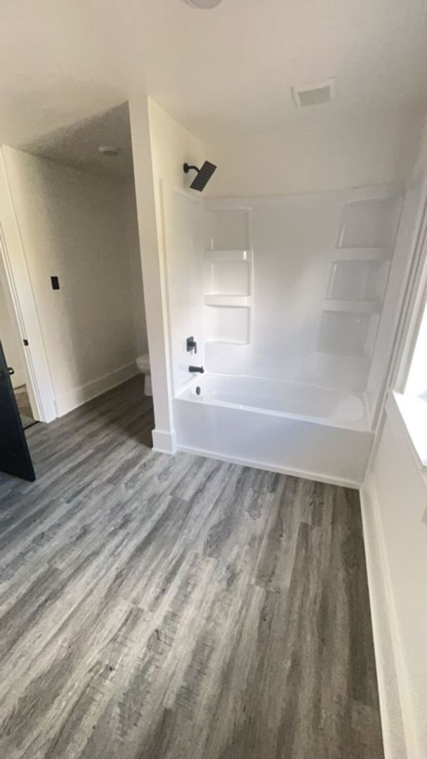 Foto del edificio - 4 Bedroom Single Family Home Available!