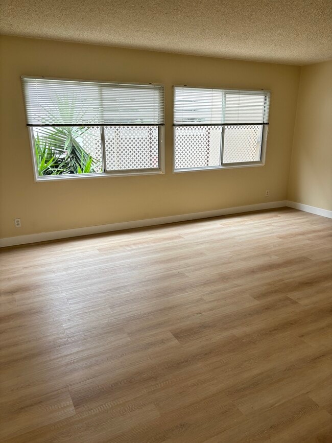 Building Photo - 315 Longfellow Ave