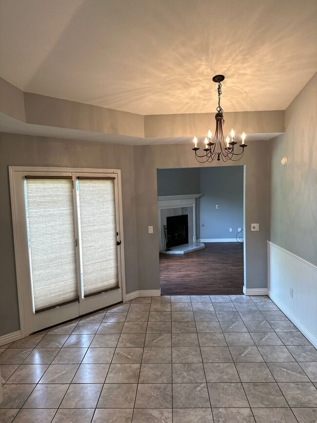 Building Photo - Available July 1st! 3-Bedroom, 2-Bathroom Home in Central Springdale