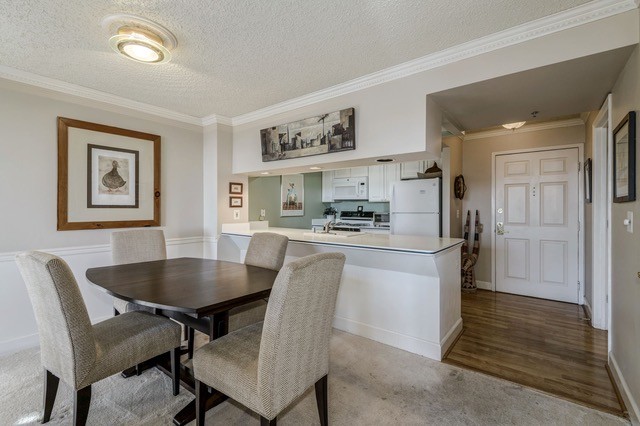 Kitchen and Dining Area - 1276 N Wayne St