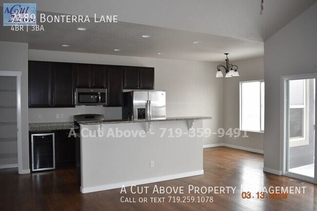 Building Photo - Newer 4 Bedroom Rancher with Finished Base...