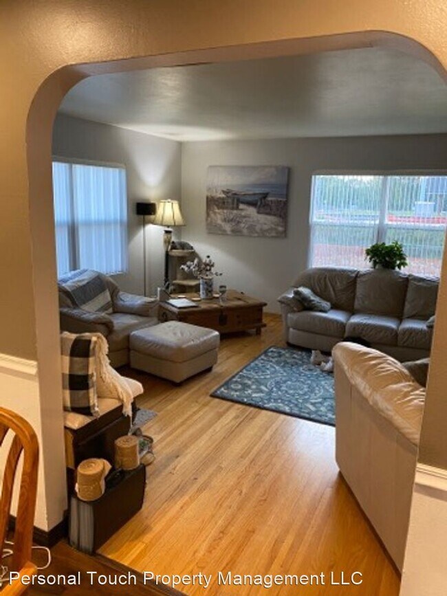 Foto del edificio - 4 br, 2 bath House - 1919 5th Ave S