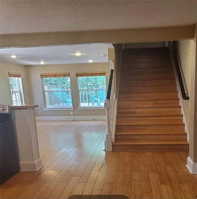 Foto del edificio - 120 N Washington Ave