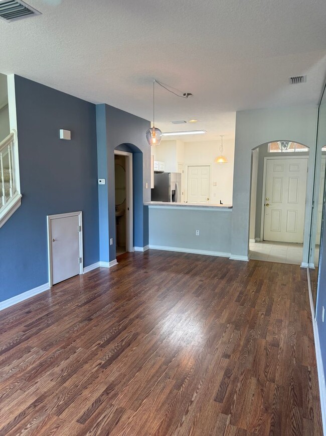 Foto del edificio - 18931 Duquesne Dr